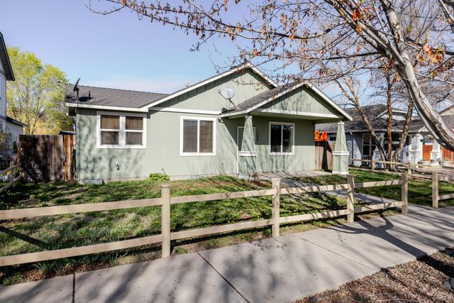 1263 NE 4th Street, Redmond, OR 97756