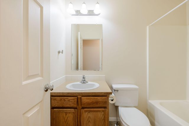 1263 NE 4th Street, Redmond, OR 97756