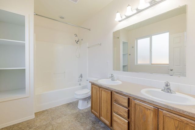 1263 NE 4th Street, Redmond, OR 97756