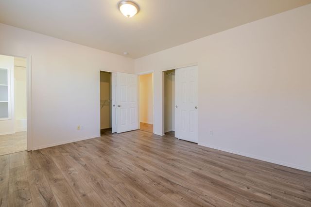 1263 NE 4th Street, Redmond, OR 97756