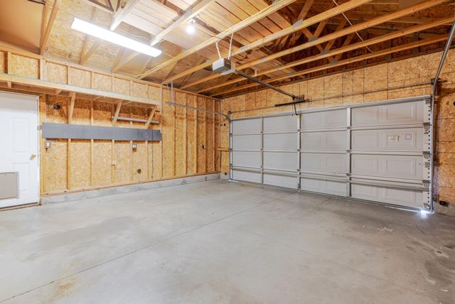 1263 NE 4th Street, Redmond, OR 97756