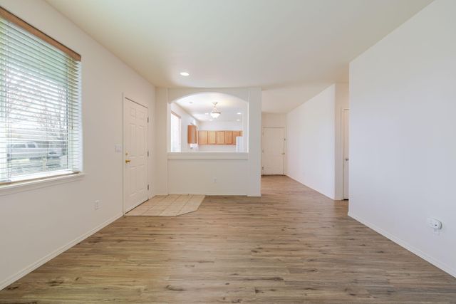 1263 NE 4th Street, Redmond, OR 97756