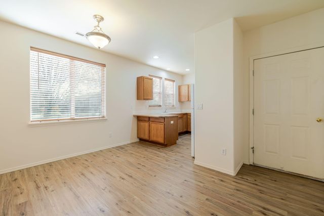 1263 NE 4th Street, Redmond, OR 97756