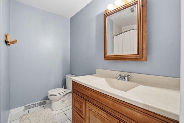 610 Forest Rd Road, East Moline, IL 61244