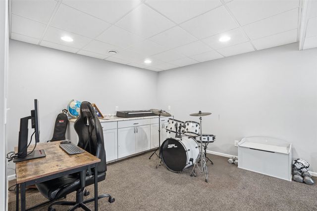 610 Forest Rd Road, East Moline, IL 61244