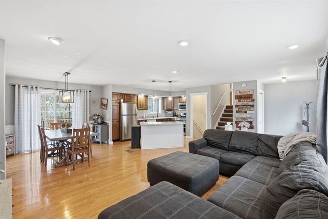 610 Forest Rd Road, East Moline, IL 61244