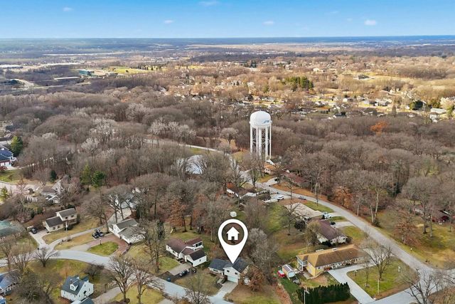 610 Forest Rd Road, East Moline, IL 61244