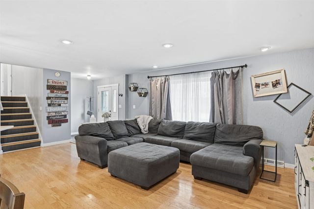 610 Forest Rd Road, East Moline, IL 61244