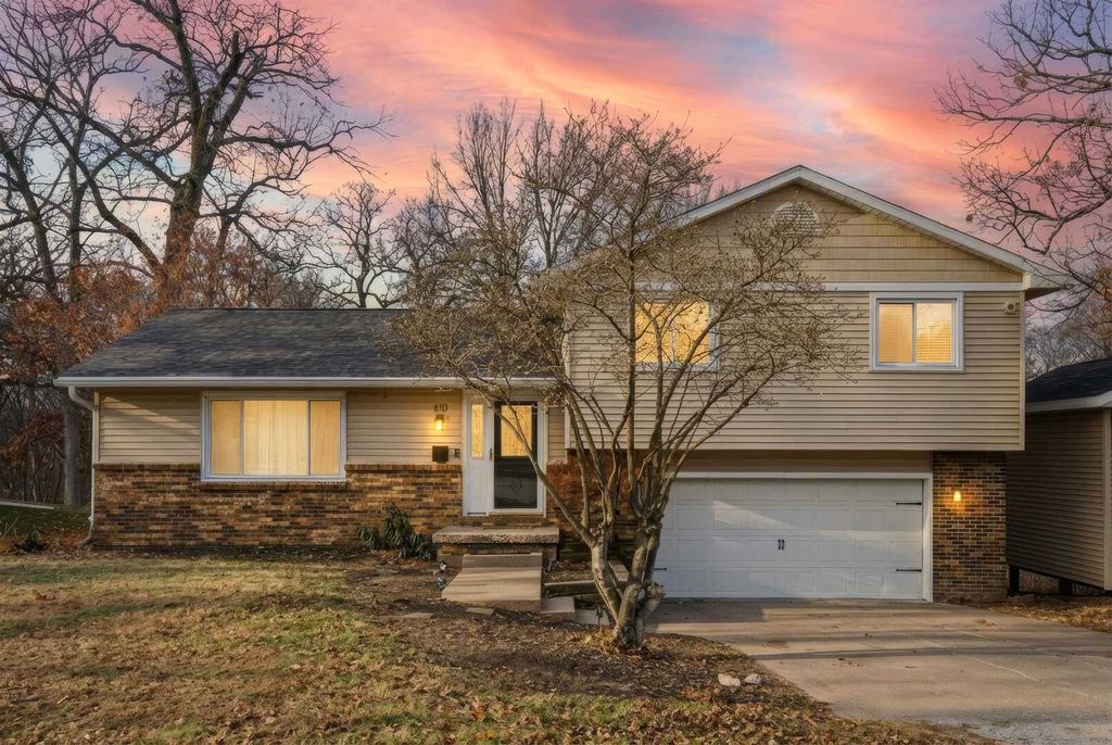 610 Forest Rd Road, East Moline, IL 61244