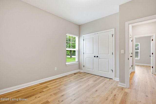 1814 Hoffman Dr, La Grange, KY 40031
