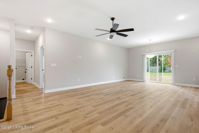 1814 Hoffman Dr, La Grange, KY 40031