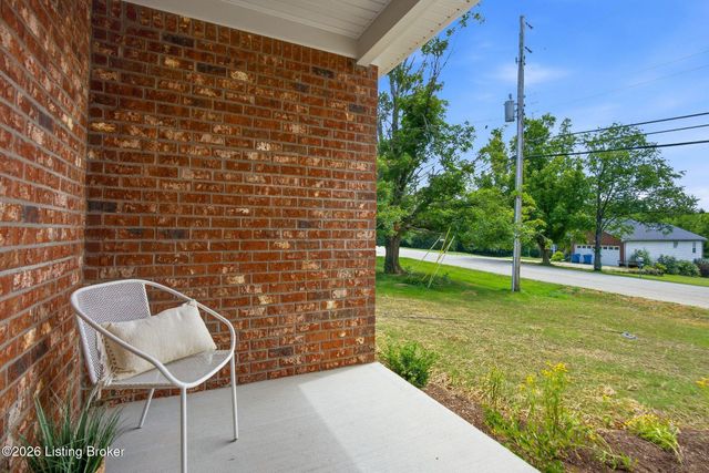1814 Hoffman Dr, La Grange, KY 40031