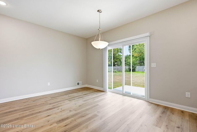 1814 Hoffman Dr, La Grange, KY 40031