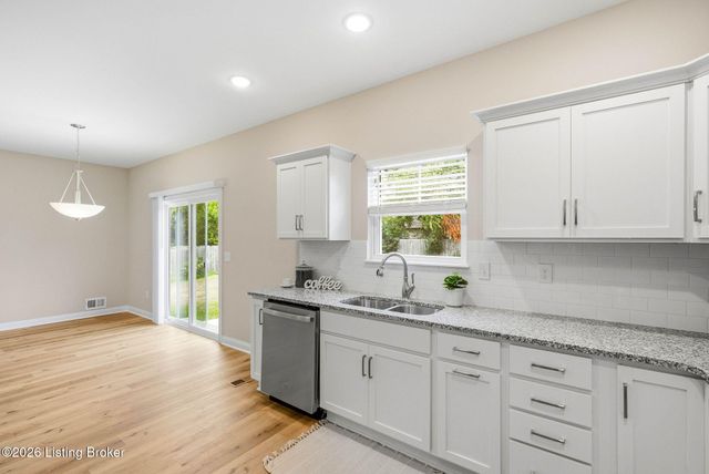 1814 Hoffman Dr, La Grange, KY 40031