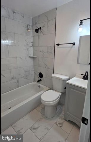 2125 E OLIVER ST, Baltimore, MD 21213