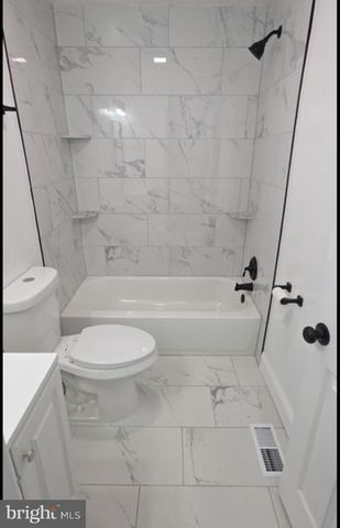 2125 E OLIVER ST, Baltimore, MD 21213