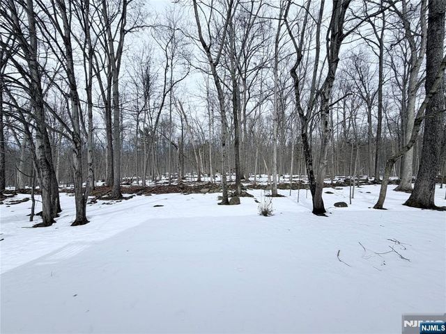 123 Bobolink Court, Wayne, NJ 07470