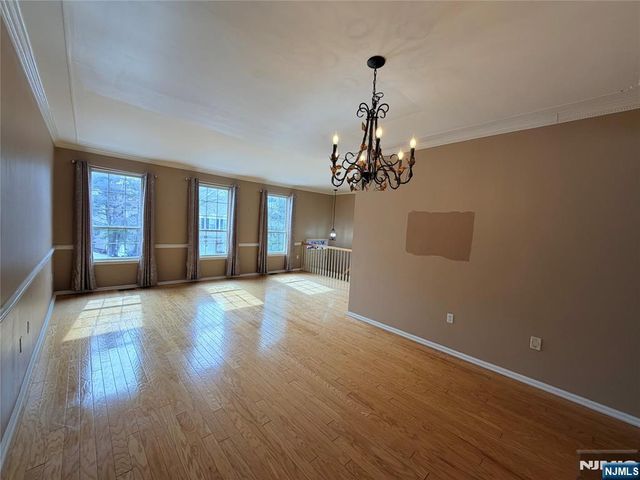 123 Bobolink Court, Wayne, NJ 07470