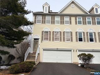 123 Bobolink Court, Wayne, NJ 07470