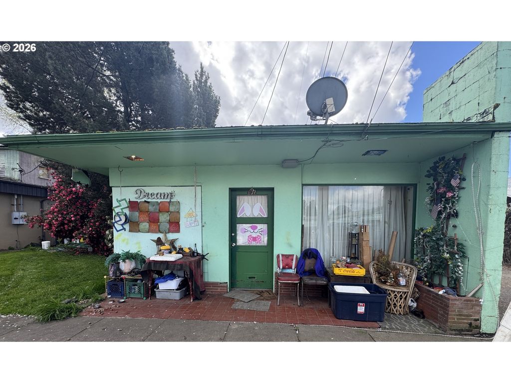 107 5TH St, Amity, OR 97101