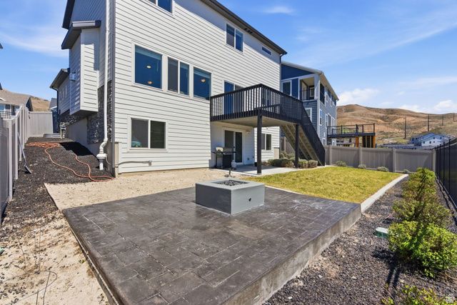 2137 W NORTHRIDGE DR, Lehi, UT 84048