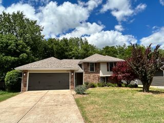 3223 West Primrose Street, Springfield, MO 65807