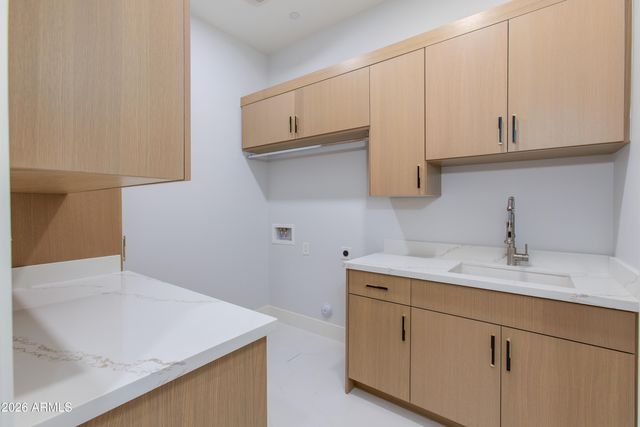 3834 N 34TH Street, Phoenix, AZ 85018