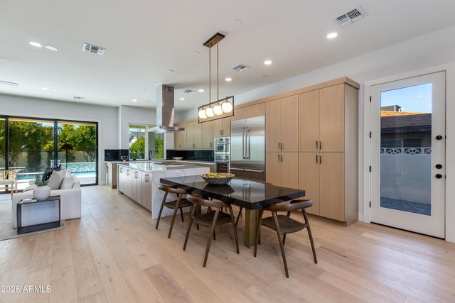 3834 N 34TH Street, Phoenix, AZ 85018