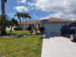 1825 SE 12th TER, Cape Coral, FL 33990