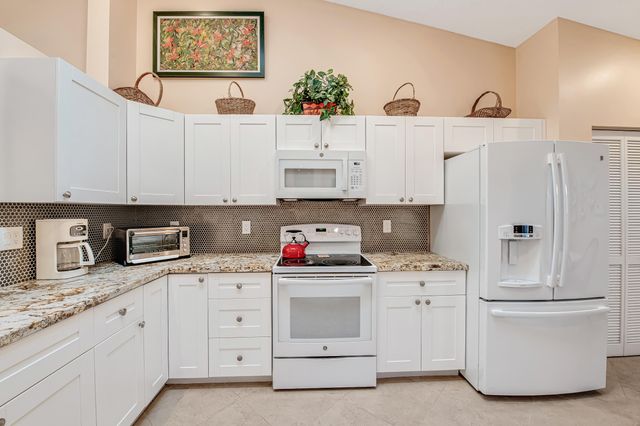 7690 Majestic Palm Drive, Boynton Beach, FL 33437