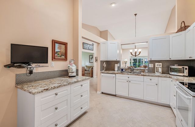 7690 Majestic Palm Drive, Boynton Beach, FL 33437