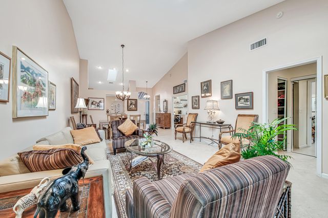 7690 Majestic Palm Drive, Boynton Beach, FL 33437