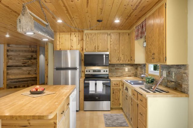 9523 10th Street NE, Saint Michael, MN 55376