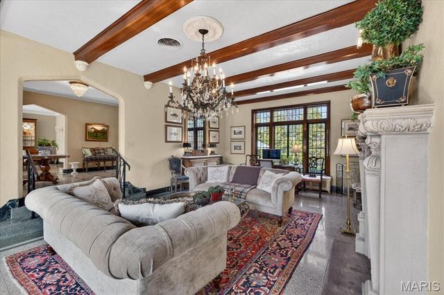 66 Lake Forest Drive, St Louis, MO 63117