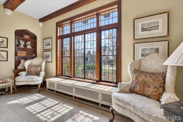 66 Lake Forest Drive, St Louis, MO 63117