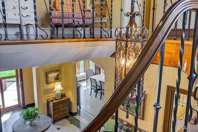 66 Lake Forest Drive, St Louis, MO 63117