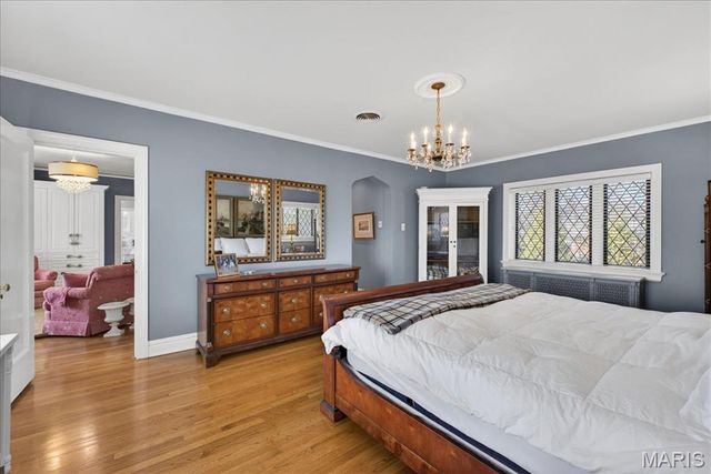 66 Lake Forest Drive, St Louis, MO 63117