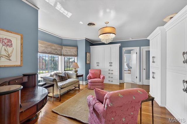 66 Lake Forest Drive, St Louis, MO 63117