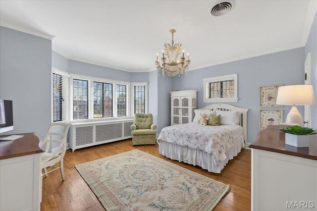 66 Lake Forest Drive, St Louis, MO 63117