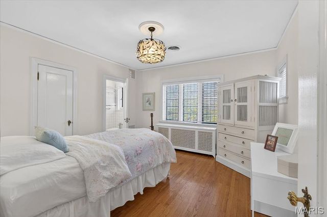 66 Lake Forest Drive, St Louis, MO 63117