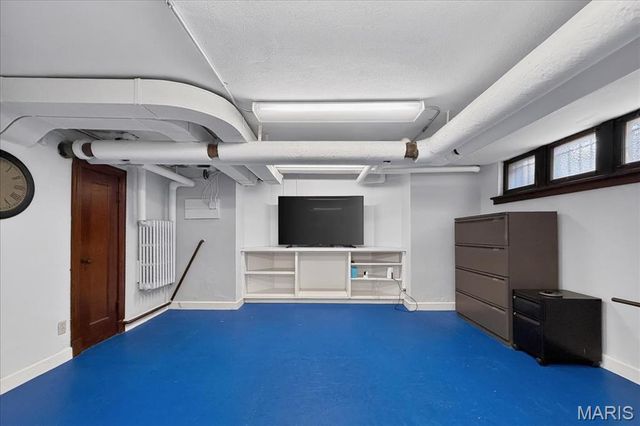 66 Lake Forest Drive, St Louis, MO 63117