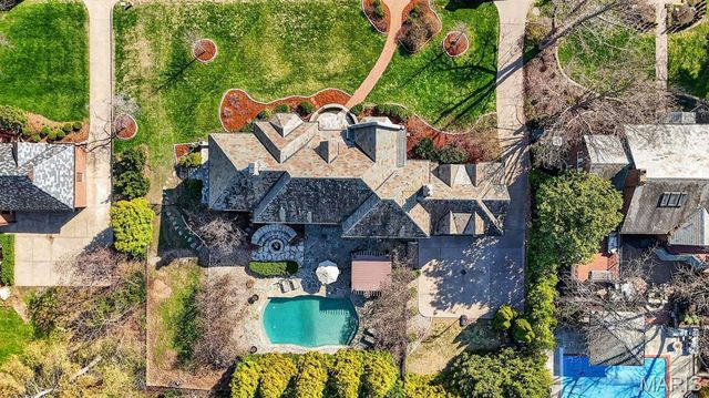 66 Lake Forest Drive, St Louis, MO 63117