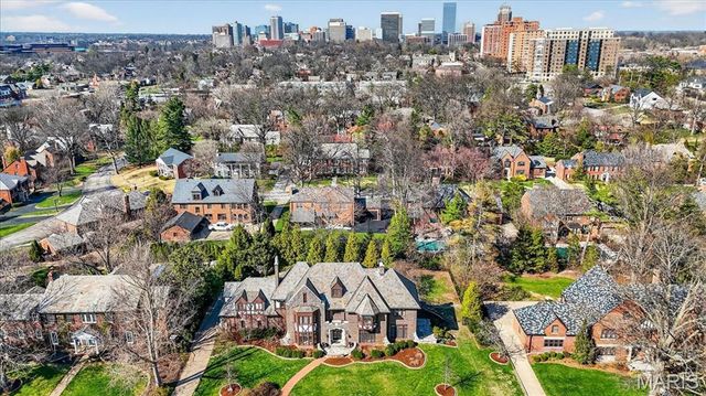 66 Lake Forest Drive, St Louis, MO 63117