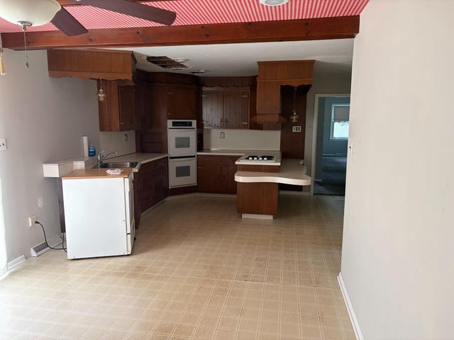 8 COLONIAL DR, Clarksboro, NJ 08020