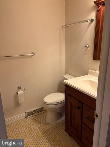 8 COLONIAL DR, Clarksboro, NJ 08020