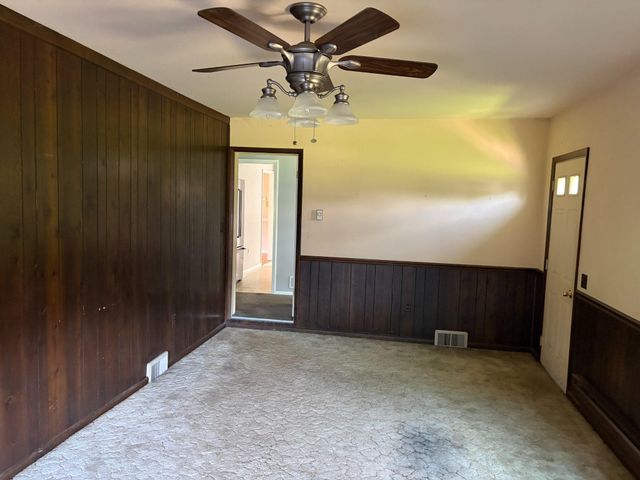 8 COLONIAL DR, Clarksboro, NJ 08020