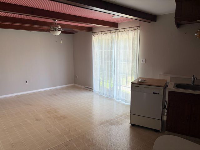 8 COLONIAL DR, Clarksboro, NJ 08020