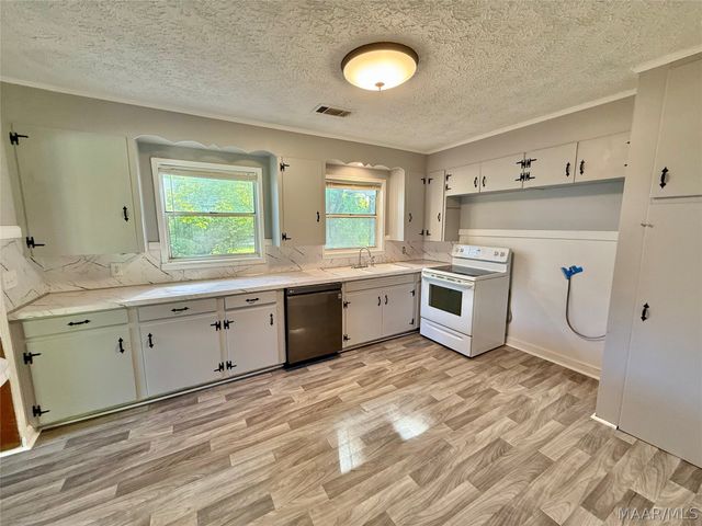 1355 N ANN Avenue, Tallassee, AL 36078