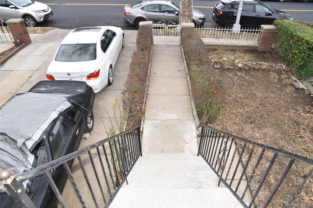 806 Waring Avenue, Bronx, NY 10467