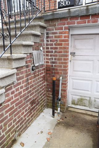 806 Waring Avenue, Bronx, NY 10467
